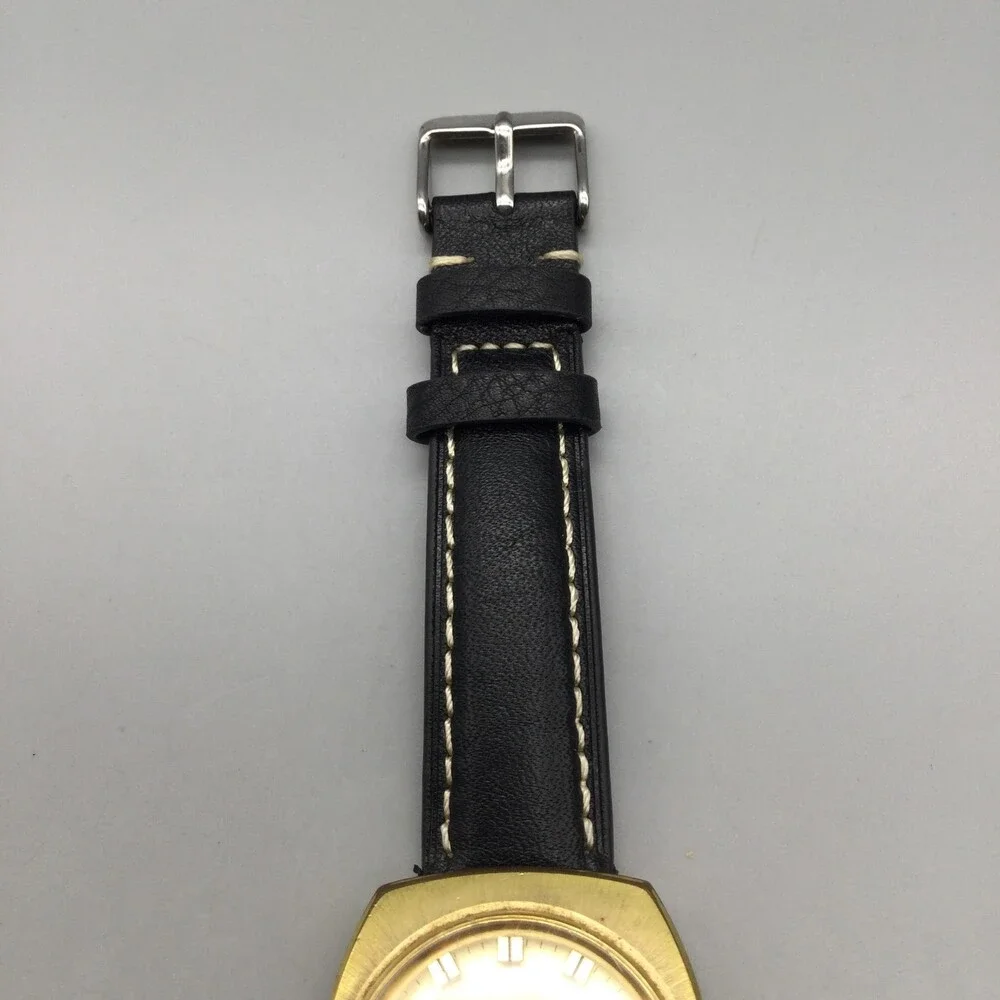 Vintage Wittnauer Geneve Mens Watch 33mm Champagne Dial Auto Date Black Leather